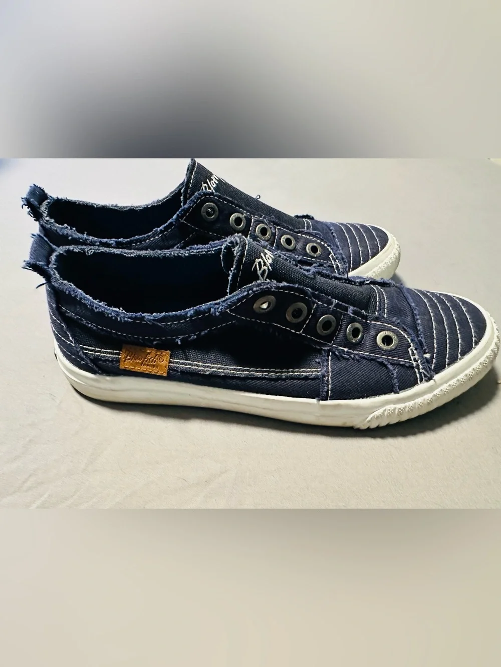 Blowfish Women’s Slip-On Canvas Sneakers in Navy denim (preloved)